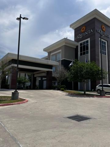 La Quinta By Wyndham Karnes - Kenedy Hotel 3*